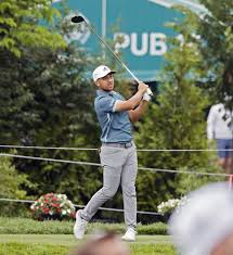 He locked the grip of his putter against his left forearm. Golf Xander Schauffele Thinks Arm Lock Putting Should Be Banned
