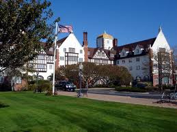 Booking Com Hotel Montauk Manor Montauk Usa 1715 Guest Reviews Book Your Hotel Now In 2020 Montauk Manor Long Island Mansion Montauk