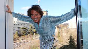 Romano Aspas El Cantante Que Paso De Editar Libros Medievales A Esnifar Vida Romano aspas ha publicado recientemente cleopatra, un tema con marcado ritmo urbano y letra explicita con el que aspira a convertirse en rey del verano. romano aspas el cantante que paso de