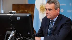 El ministro de defensa, agustín rossi, recibió a la cabeza del comando sur, el almirante craig faller. Rossi Al Congreso No Hay Que Relajar El Operativo Covid 19