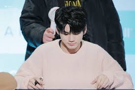 You Are On Twitter Ong Seongwoo Boy Groups Korean Singer