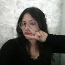 Leyla Flores 💐🐝 (@leyla.flores00)