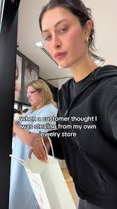 Jewel Braswell's Instagram, Twitter & Facebook