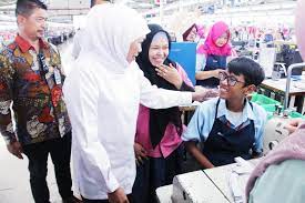 This job is based out of ecco indonesia in sidoarjo. Gubernur Menyapa Karyawan Tiga Pabrik Di Sidoarjo Detakpos Com