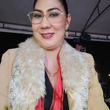 JUST IN: Sumiklab ang kuryente sa posteng ito sa may Kalibo Public Market  bagay na ikinaalarma ng mga tao roon. Rumesponde agad ang mga tauhan ng  BFP-Kalibo at mga lineman para maisaayos