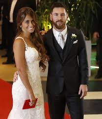 Antonella roccuzzo married lionel messi in a rosa clara wedding dress #antonellaroccuzzo antonella roccuzzo is a breathtaking vision of beauty in her elegant wedding gown. Barcelona Superstar Lionel Messi Agrees New Four Year Contract With 265m Release Clause Mirror Online