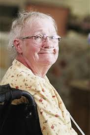 Found this lovely picture of Kathryn Joosten (Karen McCluskey). ❤️ She died  of lung cancer