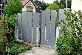 Die glass gabionensteine sind überwiegend aus recyclingglas hergestellt. Gartenzaun Aus Steinen Und Glass 1001 Inspirierende Sichtschutz Garten Ideen Und Bilder Steine Als Gartenzaun Gartengestaltung Ralf Simon Jog Jaia