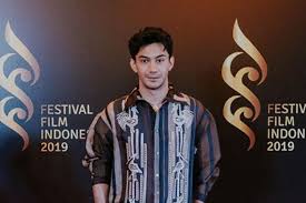 5+ produk, diskon dan promo reza rahadian agama. Profil Reza Rahadian Aktor Langganan Pemeran Utama Pria Terbaik