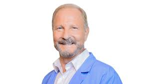 Bruce Blakely's Instagram, Twitter & Facebook