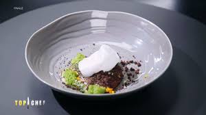 La guêpe qui voulait y goûter a été instantanément absorbée dans le mélange par le batteur. Du Jamais Vu Dans Top Chef Le Dessert Engage D Adrien Plaira T Il Au Jury De La Finale Videos Rtl People