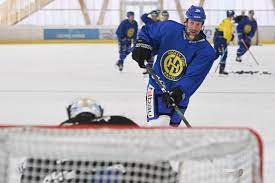 Now, after a year with the maple leafs, thornton is going back to a warmer climate. Nhl Ikone Joe Thornton Kehrt Zum Hc Davos Zuruck