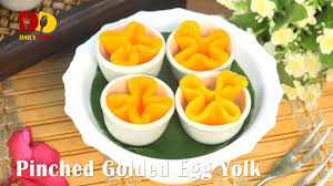 Signature desserts—some with thai tea flavors—fit for royalty | © lukkaithong. Pinched Golded Egg Yolk Thai Dessert Thong Yip à¸‚à¸™à¸¡à¸—à¸­à¸‡à¸«à¸¢ à¸š Youtube