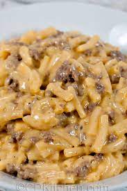 Cheesy, creamy when thinking of what to serve with mac and cheese, you'll want food items that will contrast those rich and creamy flavors. Easy Cheesy Beef Mac Recipe Cdkitchen Com