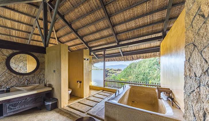 so sánh villa Nha Trang và resort Nha Trang