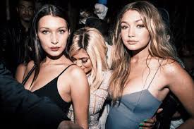 Kylie jenner passed on her nurturing gene to stormi webster! Pin On Models