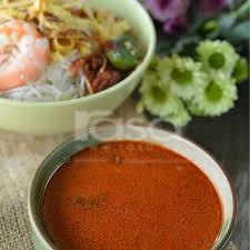 Sarawak laksa is primarily composed of thin rice vermicelli noodles, shredded chicken, thin. Laksa Sarawak Rasa