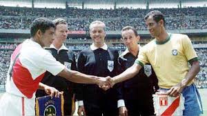 Dibrouretro #copa1970 #brasilxperu1970 pela fase quartas de final da copa do mundo de 1970 o time do brasil enfrentou a. Video El Dia Que Peru Le Regalo Una Alegria Al Pais En Medio De La Tragedia Rpp Noticias