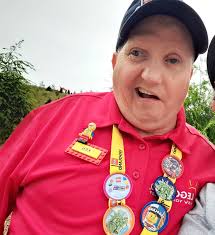 Feel this should be a rule as well with judges . One dudes bo was so bad my  buddy left i could smell the guy several feet away !