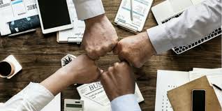 Il tema dei beni culturali fu in altri termini uno dei terreni su cui maggiormente si misurò il rilievo della nuova, emergente, questione regionale in italia, e la maggiore o minore capacità delle forze politiche di dare ad essa una risposta adeguata. Redazione Unica Radio