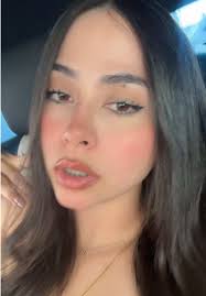 Angie Valle (@sibilvane)