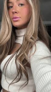 Danielle Duer's Instagram, Twitter & Facebook