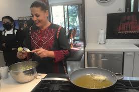 Find the great collection of 11 pakistani recipes and dishes from popular chefs at ndtv food. Jordanian Ambassadress Offers Falafel Cooking Class Pulse News Mexico