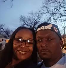 📍65th & Promontory Dr. (Jackson Park) BODY FOUND 🕊🕯💔 CPD marine Units &  CFD pulled a deceased body out the water this afternoon. 🙏🏾  #CheckOnYallPeople #ChitownCrimeChasers