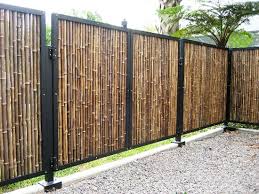 Video ini menampilkan cara memasang pagar kebun yang terbuat dari bambu. Lingkar Warna 60 Inspirasi Desain Pagar Dari Bambu