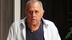 Alejandro Suárez regresa a los escenarios de la mano de Cleopatra metió la  pata