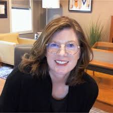 Lynn Ladner's Instagram, Twitter & Facebook