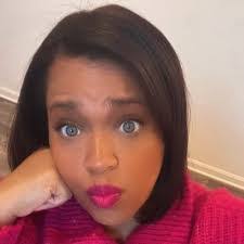 Crystal Olinger's Instagram, Twitter & Facebook