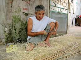 Making Conical Hats Life Is Changing Fast In Vietnamese Craft Villages Conical Hats Are Still Made In đon Thư Village 30km From H Village Life Village Life