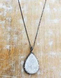 White Druzy Pendant Necklace White Stone Pendant 18 Inch Etsy Druzy Pendant Necklace Druzy Pendant Pendant Necklace
