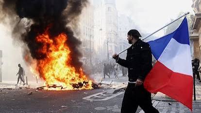 Francia solo autorizará las manifestaciones convocadas por los sindicatos para prevenir nuevos disturbios | Internacional | EL PAÍS