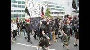 Bella ciao is an italian protest folk song that originated in the late 19th century, sung by the mondina workers in protest to the harsh working conditions in the paddy fields of north italy. Bella Ciao Von Chumbawamba Laut De Song