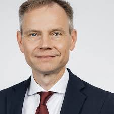 People with this condition experience a build up of lipids in the spleen, liver, lungs, bone marrow, and brain. Jurgen Niemann Below Tippmann Compagnie Personalberatung Gmbh