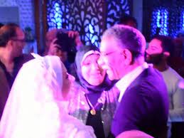 ‫‪188‬‬ ‫الشيخ يوسف المطلق‪ ،‬الشيخ إبراهيم بن صالح الخضيري‪ ،‬شيخ الزهر محمد‬ ‫سيد طنطاوي(‪.)1‬‬ ‫وفيما يلي السؤال الذي طرح للشيخ عبد العزيز بن باز وجوابه عليه‪:‬‬ ‫السؤال‪ :‬قرأت في إحدى الجرائد تحقيقا عما يسمى زواج المسيار وهذا‬ ‫الزواج هو أن يتزوج النسان ثانية أو ثالثة. Ø³ÙŠØ¯ Ø±Ø¬Ø¨ Ø¹Ù‚Ø¨ Ø­Ø¶ÙˆØ± Ø­ÙÙ„ Ø²ÙØ§Ù Ø¨Ø³Ù…Ø© Ù…Ø¹Ù†Ø¯ÙŠØ´ Ø­Ø§Ø¬Ø© Ø£Ù‚ÙˆÙ„Ù‡Ø§ ØºÙŠØ± Ø±Ø¨Ù†Ø§ ÙŠØ³Ø¹Ø¯Ù‡Ù… Ø¹ÙŠÙ†