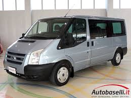 Molto spesso vengono scelti da chi svolge l'attività di ncc, dai tassisti, oppure dalle strutture ricettive (vedi hotel) per il trasporto degli ospiti. Ford Transit 300 2 2 Tdci 110 Cv Autovettura 9 Posti Climatizzatore Radio Cd Servosterzo Esp Portelloni Laterali Scorrevoli Vetri Oscurati Airbag Fendinebbia Euro 4 Si Guida Con Patente B Del 2007