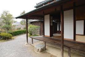 In vielen japanischen häusern steht ein hausaltar. Japanische Hauser Die Besonderheiten Der Japanischen Architektur