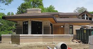 The history of bungalow architecture. Bungalow Style Houses Characteristics Paint Colors And History Dengarden
