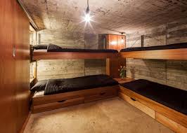 How To Build A Doomsday Family Bunker Freecycle Bunker Home Underground Homes Home