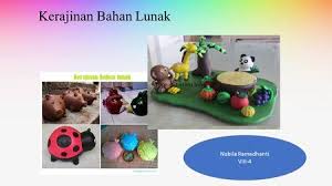 Sifat dari jenis bahan lunak pada pembuatan kerajinan adalah. Bahan Lunak Adalah Bahan Yang Bersifat Lunak Empuk Dan Lembut Sehingga Mudah Dibentuk Kerajinan Bahan Lunak Dibagi Menjadi 2 Yaitu Kerajinan Bahan Lunak Ppt Download