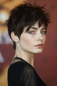 38 Stunning Pixie Haircuts for a Trendsetting Makeover in 2024