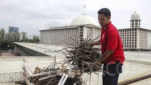 Nisfu sya'ban adalah peringatan pada tanggal 15 bulan kedelapan (sya'ban) dari kalender islam. Nisfu Syaban Malam Ini Pengelola Masjid Istiqlal Bukan Politis Metro Tempo Co