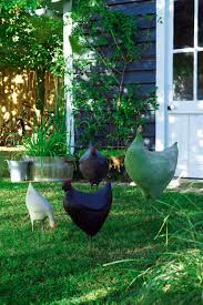 Des Poules De Jardin En Ciment Sculpture De Jardin Jardin En Beton Jardins