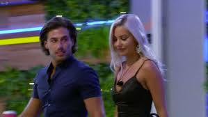 Love Island S Kem Cetinay And Amber Davies Get Back Together As He Says I Love You Mirror Online