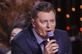 Polski wokalista jest niezwykle stały w uczuciach. Jego Zycie Prywatne Od Zawsze Bylo Ogromna Tajemnica Rafal Brzozowski O Swoim Zwiazku I Slubie Super Express Wiadomosci Polityka Sport