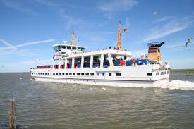 Zu der lebendigen fußgängerzone mit attraktiven einkaufsmöglichkeiten sowie vielen lokalen sind es von dort aus nur wenige schritte. Fahrverbindung Norderney Ostfriesland Nordsee