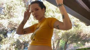 Maybe you would like to learn more about one of these? Nach Schwangerschaftsnews Will Bald Mama Halsey Heiraten Promiflash De
